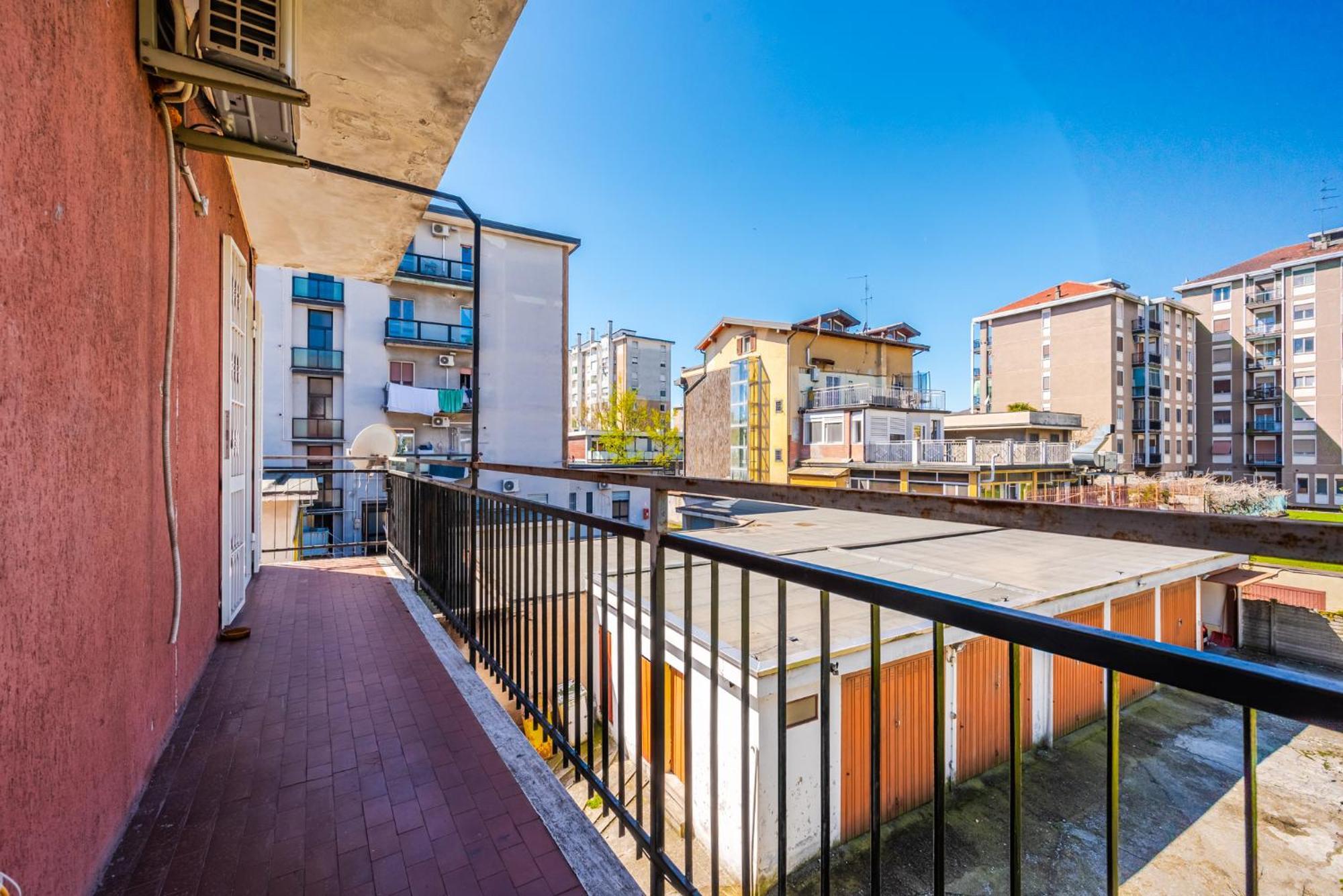 Roma 23, Smartstay Rozzano Esterno foto